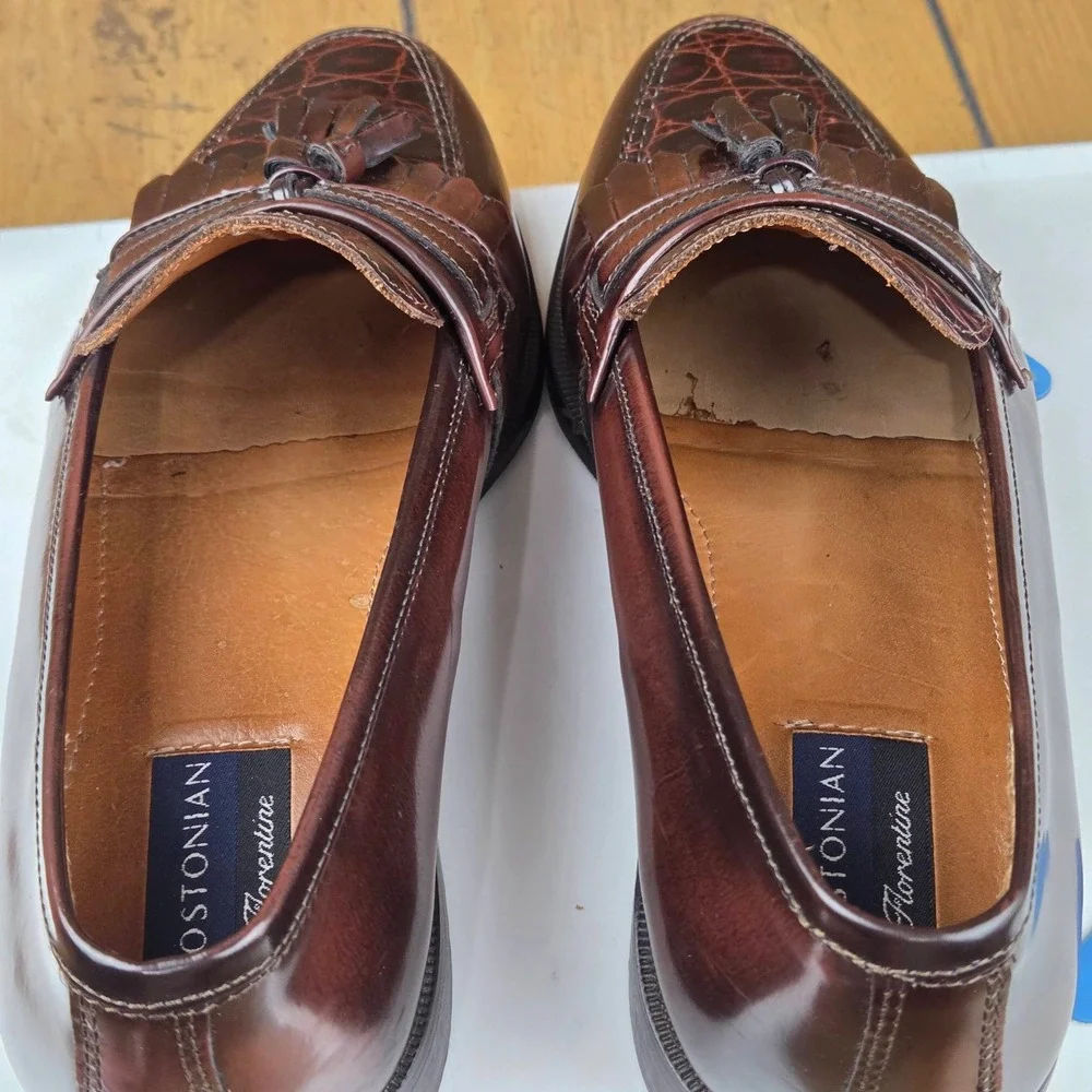 Bostonian Florentine Mens 9.5 M Burgundy Leather Croc Kiltie Tassel Loafers